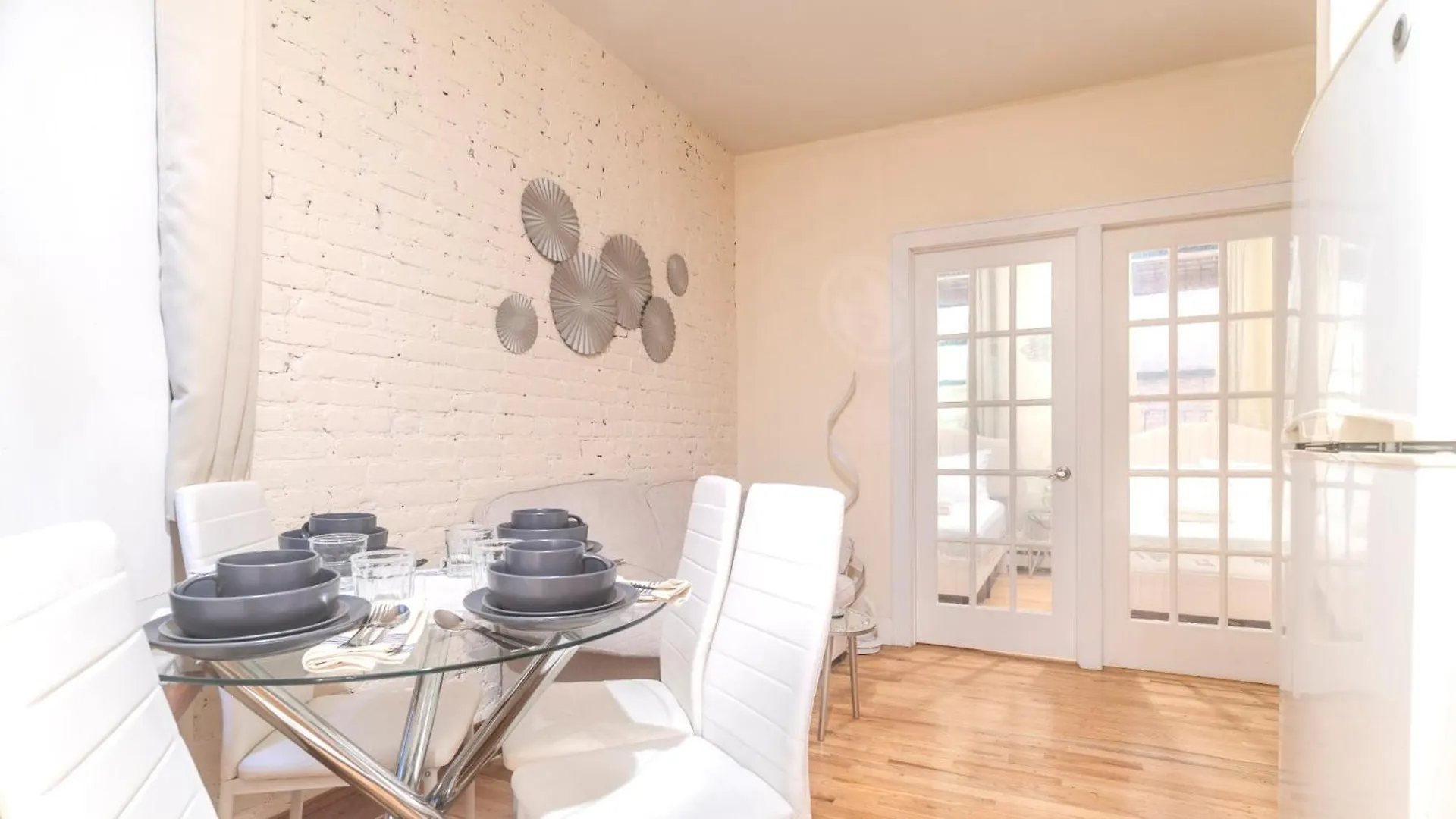 Near Time Square Stay In New York City, Columbus Circle And Health Kitchen 0*,